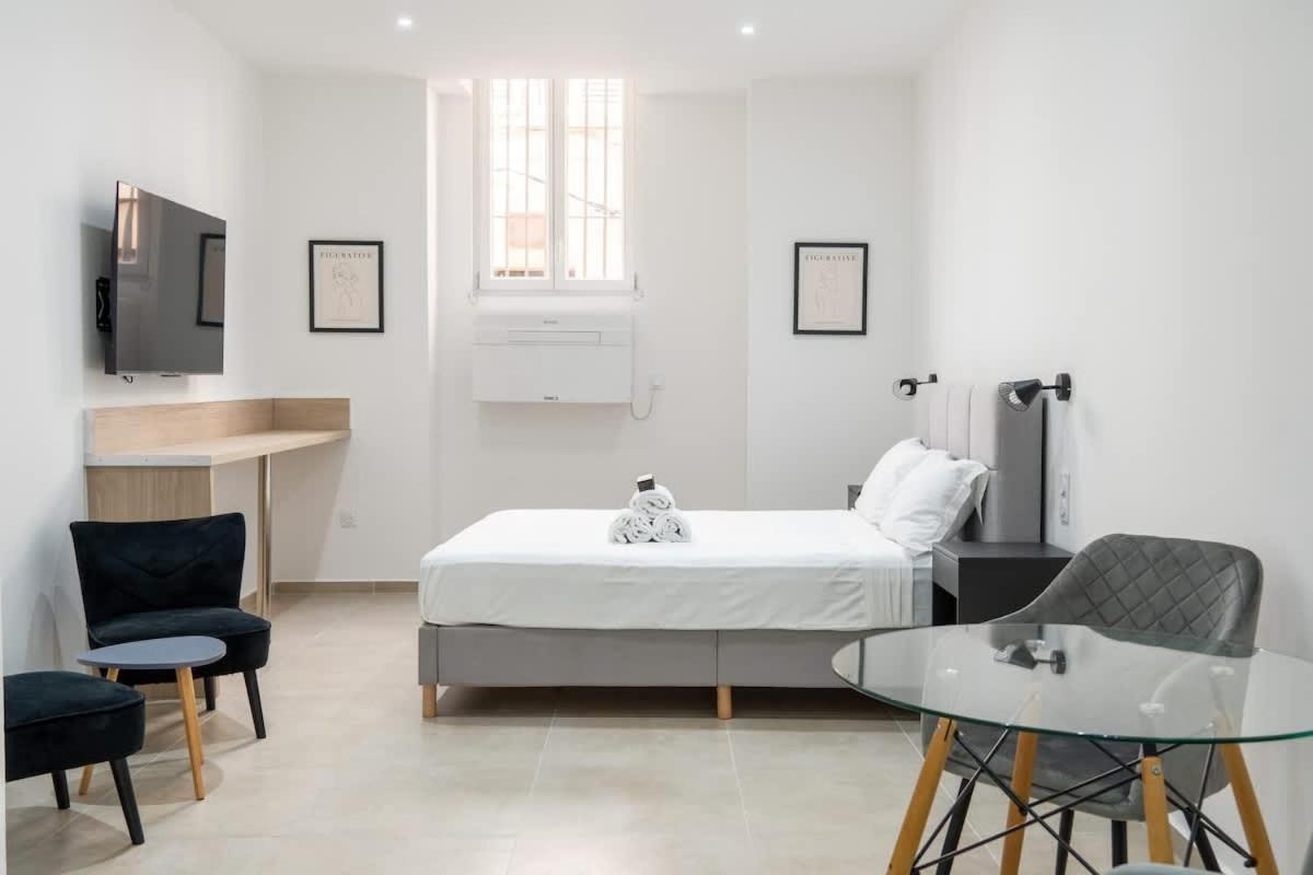 Fully-equipped In Panier Close To Business Area Joliette And Old-port Apartment *